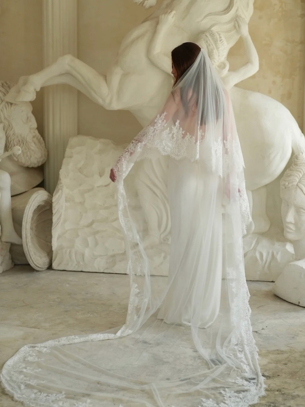 Calily Arabella Veil
